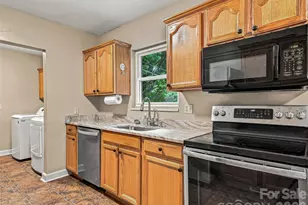 320 Kendale Ct, East Flat Rock, NC 28726 - Photo 9