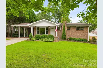 320 Kendale Court, East Flat Rock, NC 28726 - Photo 1