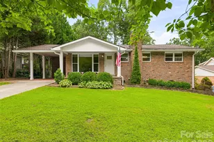 320 Kendale Ct, East Flat Rock, NC 28726 - Photo 1