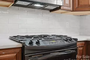 401 Brenwyck Ct, Matthews, NC 28105 - Photo 21