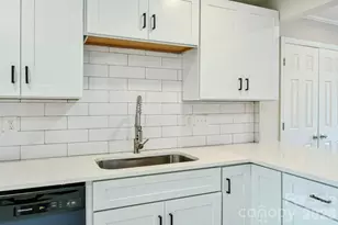 6020 Running Deer Rd, Charlotte, NC 28214 - Photo 5