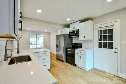 6020 Running Deer Road, Charlotte, NC 28214 - Photo 7