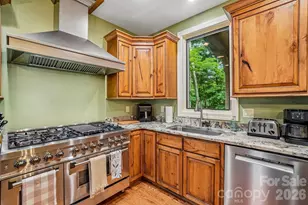 1067 English Ridge Dr, Mars Hill, NC 28754 - Photo 13