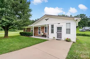 204 Quail Hollow Rd, Marion, NC 28752 - Photo 3