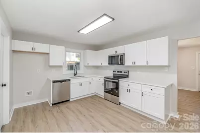 6557 Covecreek Drive, Charlotte, NC 28215 - Photo 11