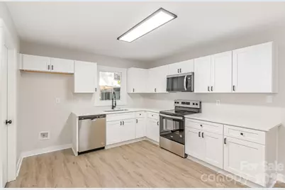 6557 Covecreek Drive, Charlotte, NC 28215 - Photo 13
