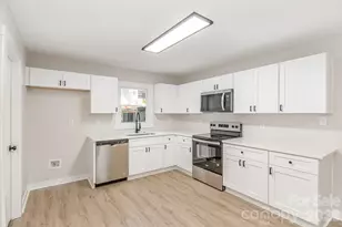 6557 Cove Creek Dr, Charlotte, NC 28215 - Photo 13