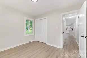 6557 Cove Creek Dr, Charlotte, NC 28215 - Photo 19