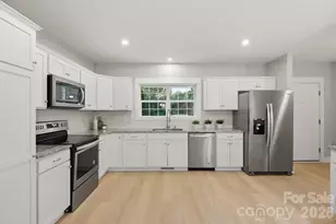 4888 Slanting Bridge Rd, Sherrills Ford, NC 28673 - Photo 9