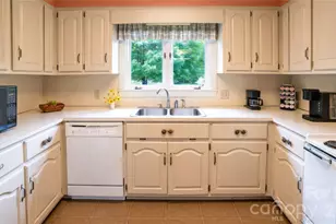 417 Stonecroft Dr SE, Lenoir, NC 28645 - Photo 13
