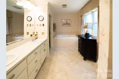 417 Stonecroft Drive SE, Lenoir, NC 28645 - Photo 19