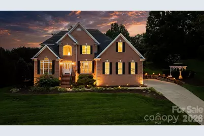 1025 N Shore Drive, Hickory, NC 28601 - Photo 1