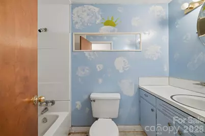 2111 24th Street NE, Hickory, NC 28601 - Photo 21