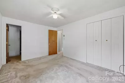 2111 24th Street NE, Hickory, NC 28601 - Photo 29