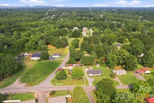 2111 24th St NE, Hickory, NC 28601 - Photo 41