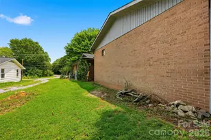 2111 24th St NE, Hickory, NC 28601 - Photo 43