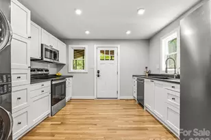 468 Governors View Rd, Asheville, NC 28805 - Photo 11