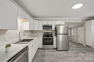 4421 Knollcrest Dr, Charlotte, NC 28208 - Photo 13