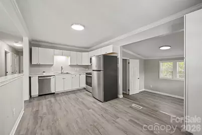 4421 Knollcrest Drive, Charlotte, NC 28208 - Photo 9
