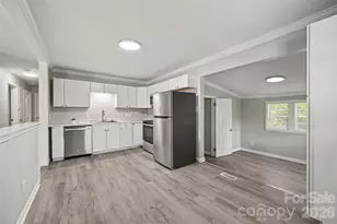 4421 Knollcrest Dr, Charlotte, NC 28208 - Photo 9