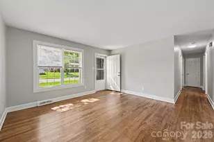 4421 Knollcrest Dr, Charlotte, NC 28208 - Photo 5