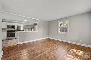 4421 Knollcrest Dr, Charlotte, NC 28208 - Photo 9