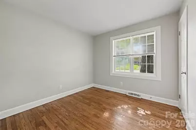 4421 Knollcrest Drive, Charlotte, NC 28208 - Photo 37