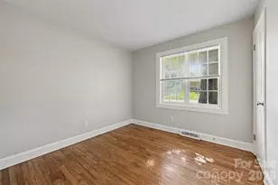 4421 Knollcrest Dr, Charlotte, NC 28208 - Photo 37