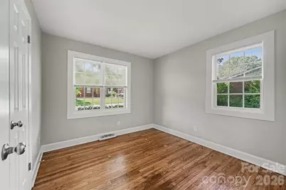 4421 Knollcrest Drive, Charlotte, NC 28208 - Photo 27