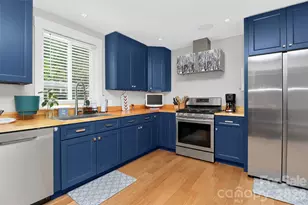 1016 Dresden Dr W, Charlotte, NC 28205 - Photo 7
