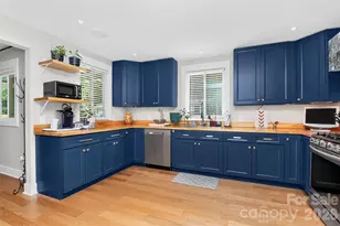 1016 Dresden Dr W, Charlotte, NC 28205 - Photo 5