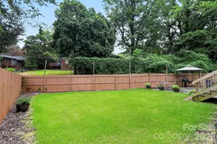 1016 Dresden Dr W, Charlotte, NC 28205 - Photo 23