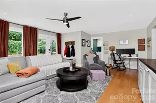 1016 Dresden Dr W, Charlotte, NC 28205 - Photo 13