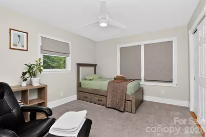 1016 Dresden Drive W, Charlotte, NC 28205 - Photo 11