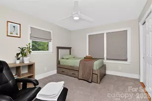1016 Dresden Dr W, Charlotte, NC 28205 - Photo 11