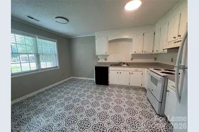 313 E Washington Avenue #B, Bessemer City, NC 28016 - Photo 5