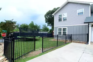 130 Bostic St, Marion, NC 28752 - Photo 3