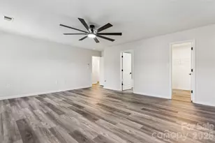 7305 Larwill Ln, Charlotte, NC 28216 - Photo 27