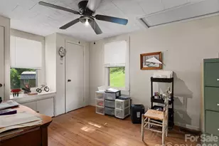 46 Trevor Ct, Clyde, NC 28721 - Photo 7