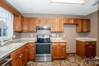 806 Prince Albert Court, Statesville, NC 28677 - Photo 5