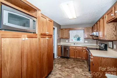 806 Prince Albert Court, Statesville, NC 28677 - Photo 7