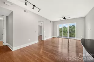 4625 Piedmont Row Dr, Charlotte, NC 28210 - Photo 5