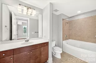 4625 Piedmont Row Dr, Charlotte, NC 28210 - Photo 17