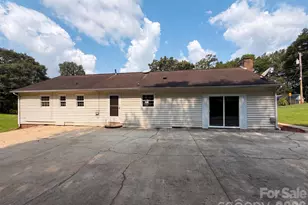529 Timberlane Dr, Mount Holly, NC 28120 - Photo 5