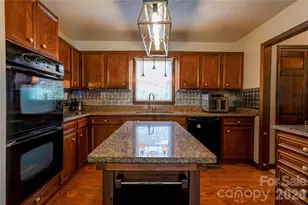 719 W Zion Church Rd, Shelby, NC 28150 - Photo 17