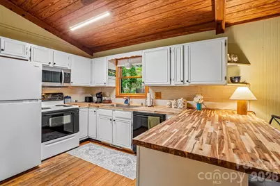 673 Chestnut Lane, Mars Hill, NC 28754 - Photo 21
