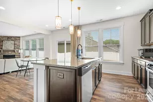 10008 Michael Crossing Dr, Charlotte, NC 28213 - Photo 25