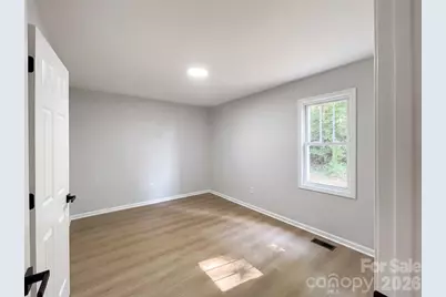 915 Kenham Place, Lenoir, NC 28645 - Photo 11