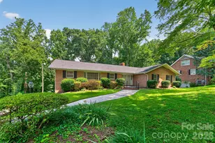 530 25th Ave NW, Hickory, NC 28601 - Photo 1