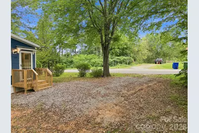 146 & 148 Bradshaw Circle, Candler, NC 28715 - Photo 3